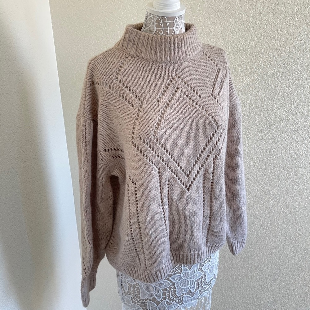 H&M Beige Chunky Knit Sweater NWT
